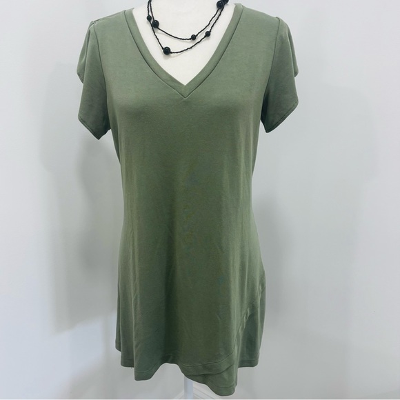 Kaari Blue Dresses & Skirts - Kaari Blue T Shirt Dress Green Tulip Short Sleeves V-neck Womens Size Med